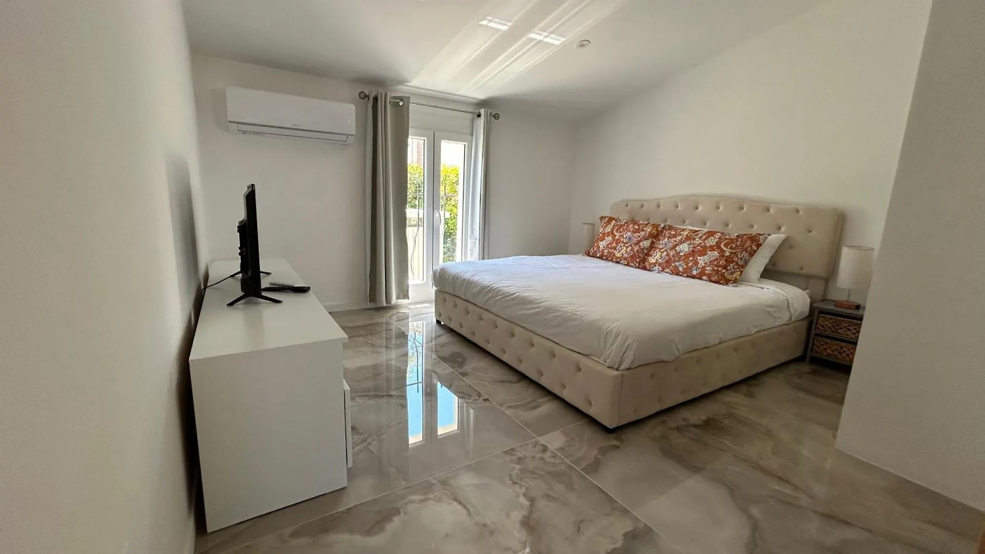 Duplex Oliveraie Piscine Au Sel Marin Et Parking Nice 0*,  Fransa